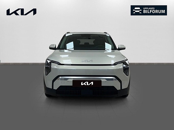 Kia EV3 2 of 18