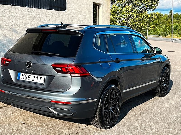 Volkswagen Tiguan Allspace 4 of 5
