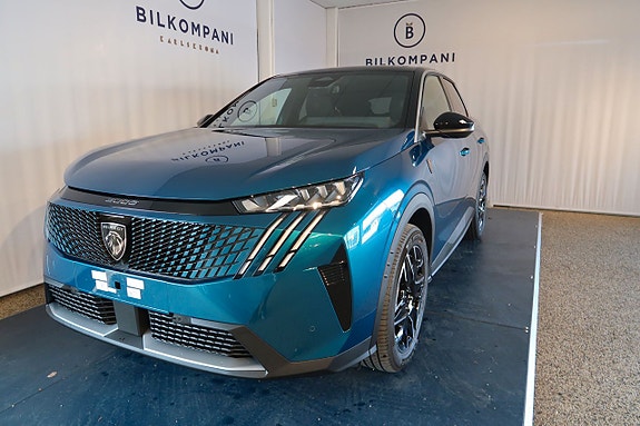 Peugeot e-3008 2 of 5