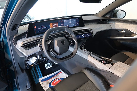 Peugeot e-3008 8 of 9