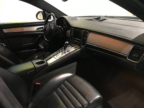 Porsche Panamera Turbo 13 of 14