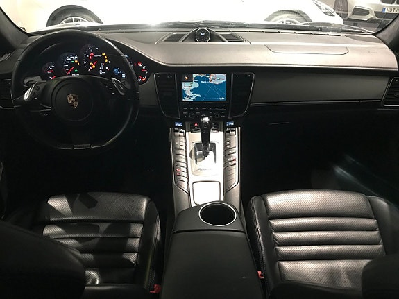 Porsche Panamera Turbo 6 of 14