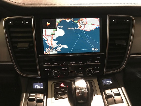 Porsche Panamera Turbo 11 of 14