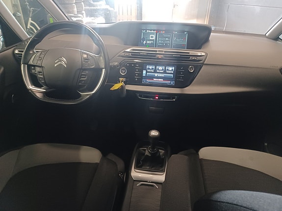 Citroen Grand C4 Picasso 11 of 16