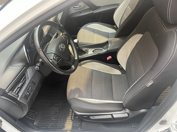 Toyota Avensis 11 of 18