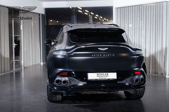 Aston Martin DBX 5 of 5