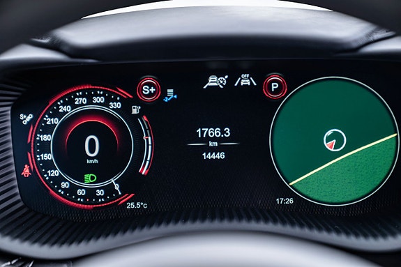 Aston Martin DBX 15 of 19