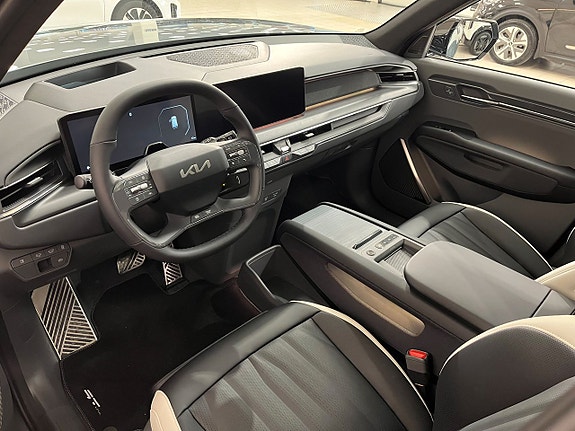 Kia EV9 4 of 19