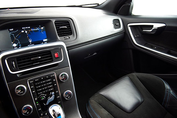 Volvo V60 15 of 23