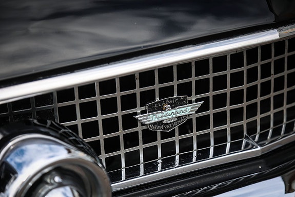 Ford Thunderbird 11 of 19