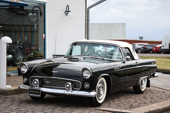 Ford Thunderbird 5 of 5