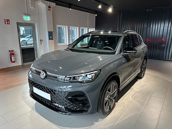 Volkswagen Tiguan 6 of 26