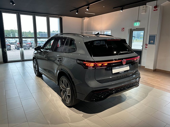 Volkswagen Tiguan 5 of 5