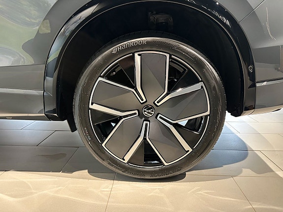 Volkswagen Tiguan 10 of 26