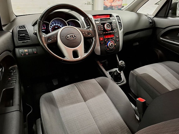 Kia Venga 2 of 23
