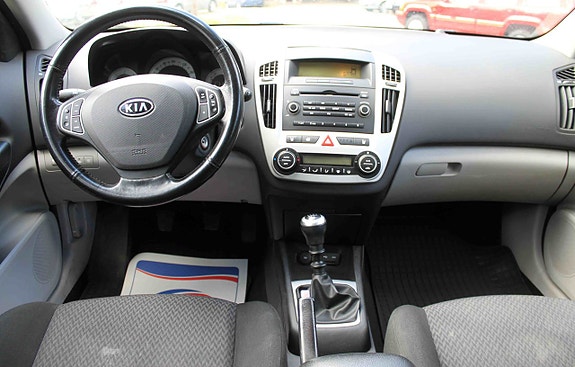 Kia Ceed 4 of 4