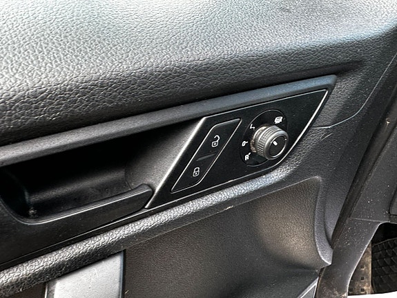 Volkswagen Caddy 17 of 19