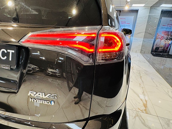 Toyota RAV4 24 of 25