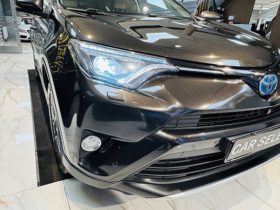 Toyota RAV4 23 of 25