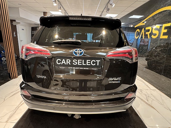 Toyota RAV4 4 of 25