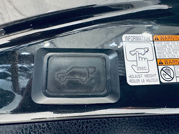 Toyota RAV4 6 of 25