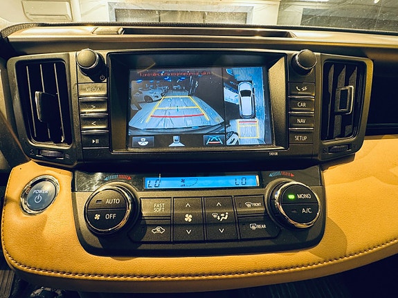Toyota RAV4 14 of 25
