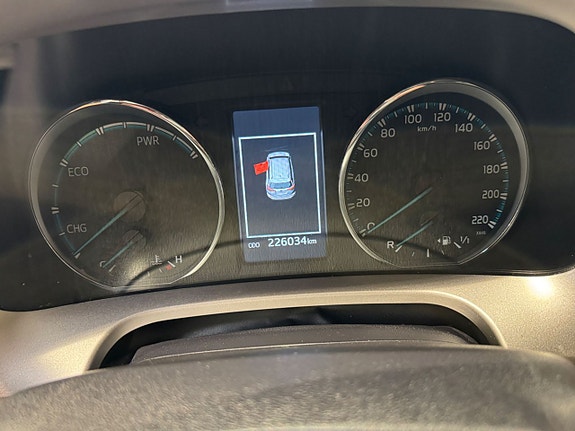 Toyota RAV4 11 of 25