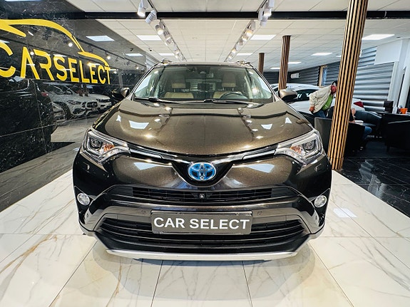 Toyota RAV4 9 of 25