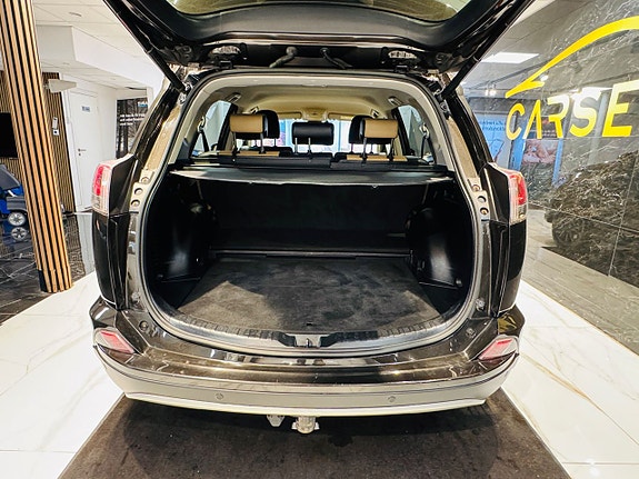 Toyota RAV4 5 of 25