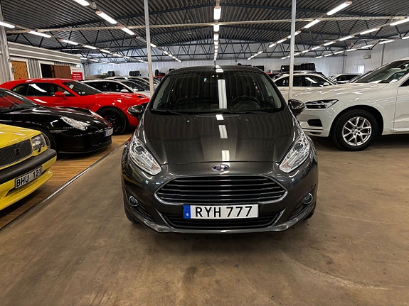 Ford Fiesta 2 of 5