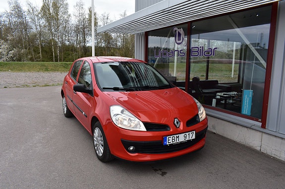 Renault Clio 9 of 16
