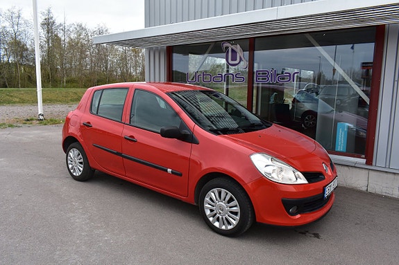 Renault Clio 8 of 16