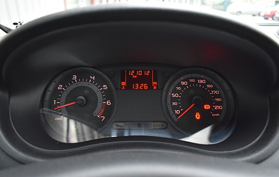 Renault Clio 16 of 16