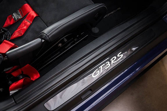 Porsche 911 GT3 RS 25 of 27