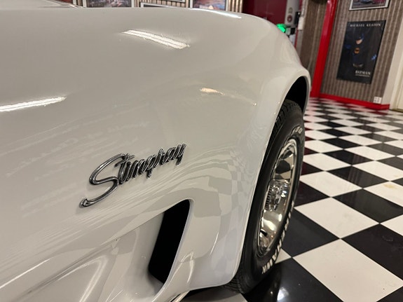 Chevrolet Corvette 7 of 24