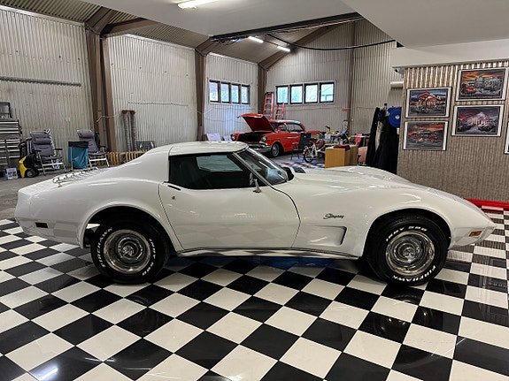 Chevrolet Corvette 5 of 24