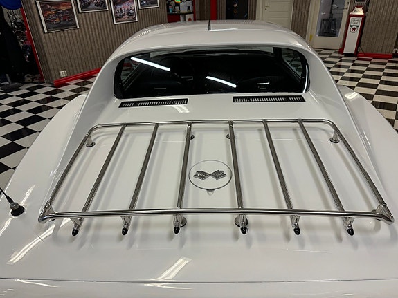 Chevrolet Corvette 11 of 24