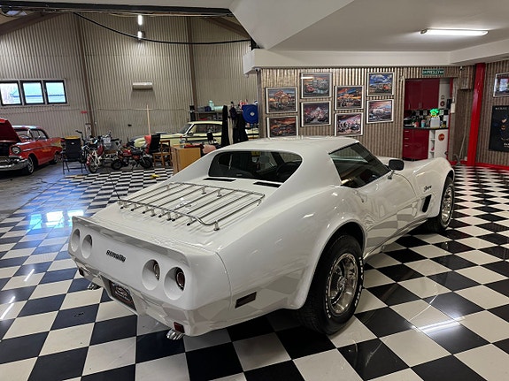 Chevrolet Corvette 6 of 24