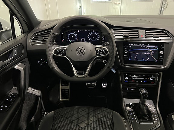 Volkswagen Tiguan 17 of 27