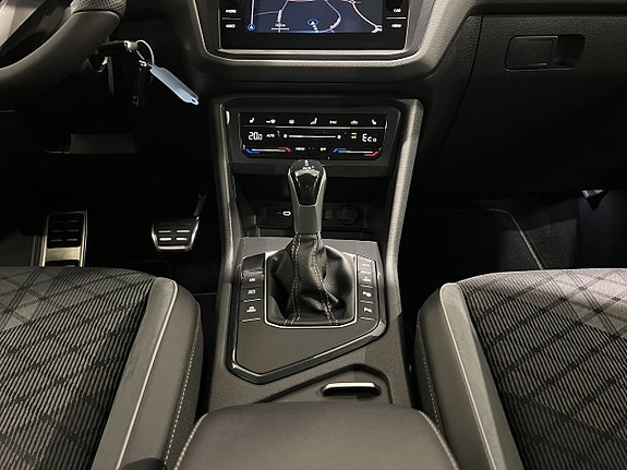 Volkswagen Tiguan 18 of 27