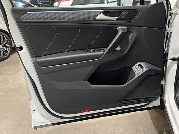 Volkswagen Tiguan 8 of 27