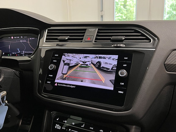 Volkswagen Tiguan 21 of 27