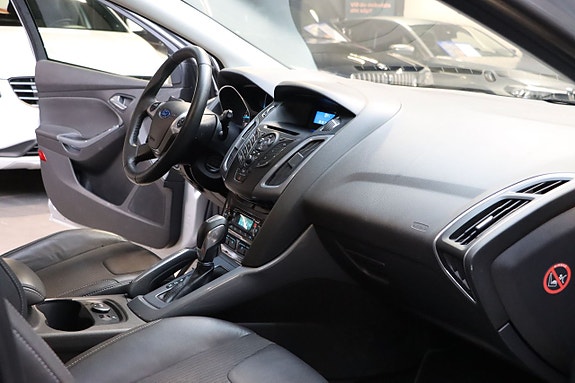 Ford Focus 12 of 27