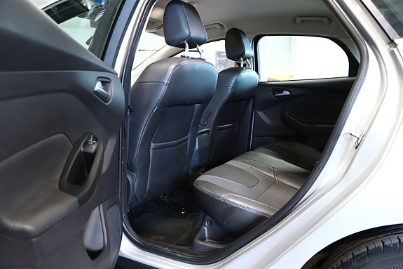 Ford Focus 13 of 27