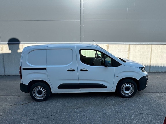 Peugeot Partner 2 of 5