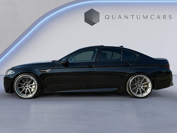 BMW M5 2 of 5