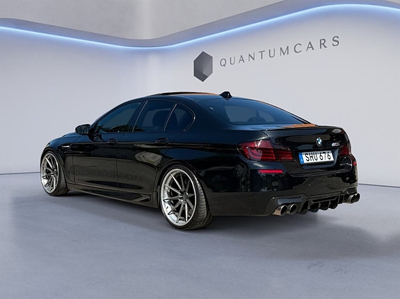 BMW M5 3 of 5