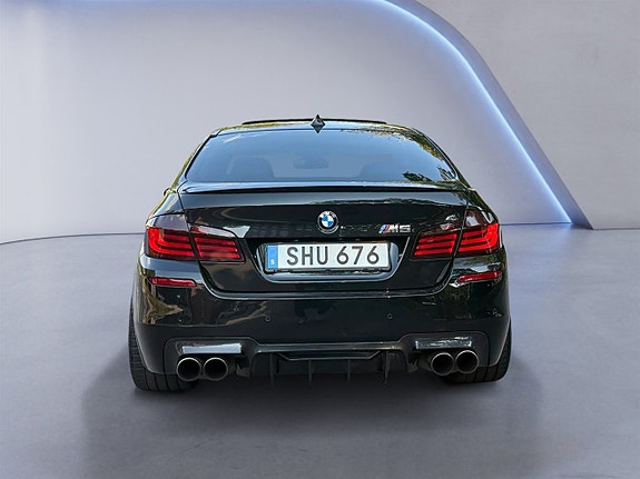 BMW M5 4 of 5