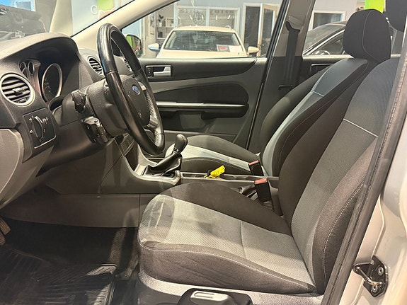 Ford Focus 9 of 12