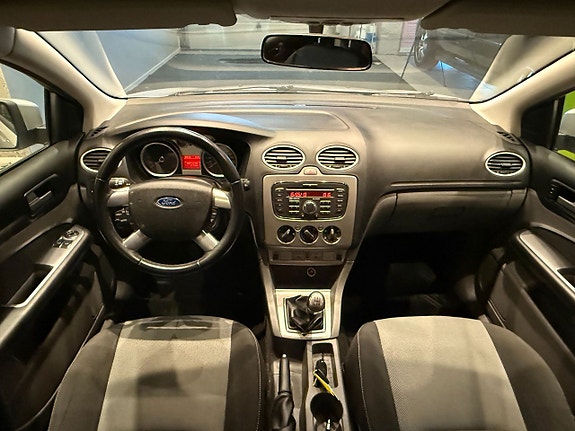 Ford Focus 12 of 12